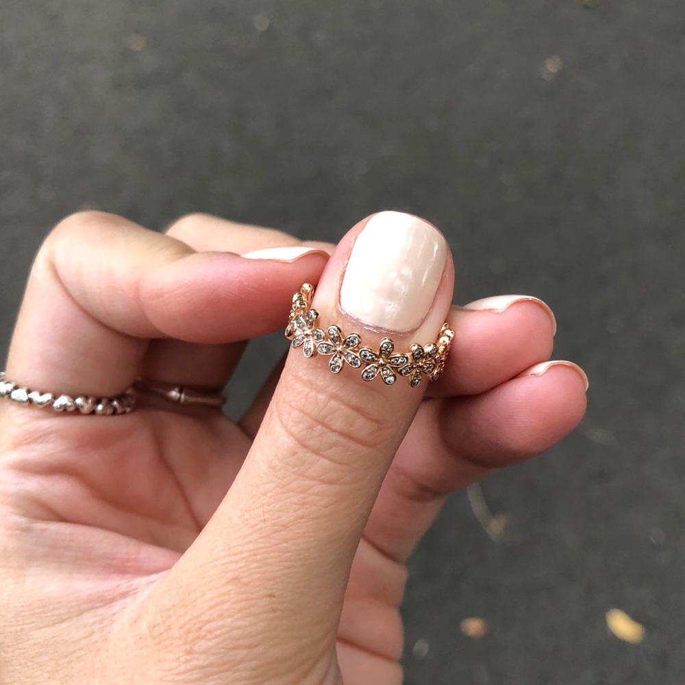 Pandora “Dazzling Daisy Ring” - Rose Gold
